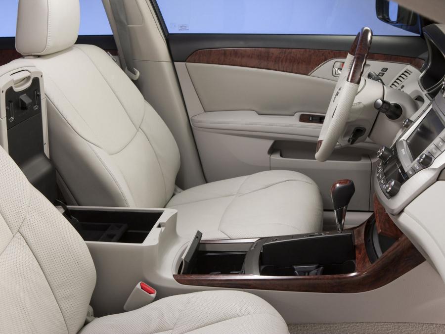  Toyota Avalon 2010 года  (фото 10 из 30)